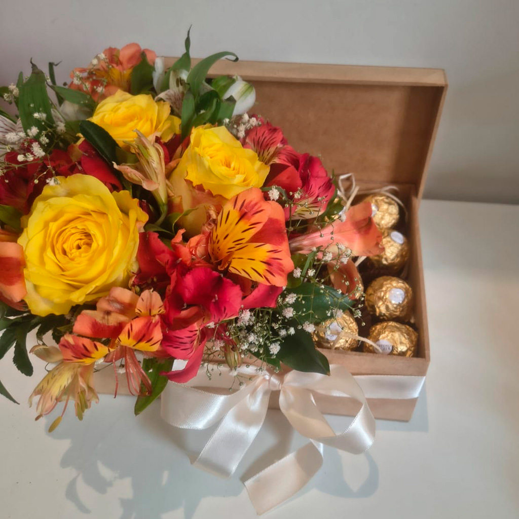 Buquê Especial de Flores com Box de Ferrero Rocher