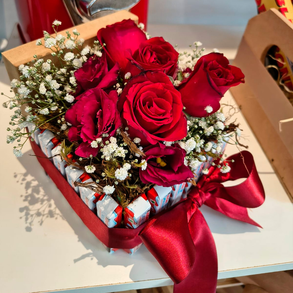Box com Rosas Vermelhas e Kinder